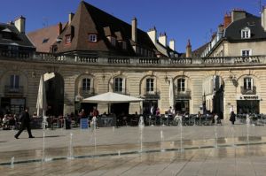 main Square and Fountains in Dijon Square 